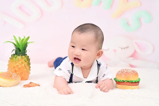 林芝宝宝在妈妈肚子里